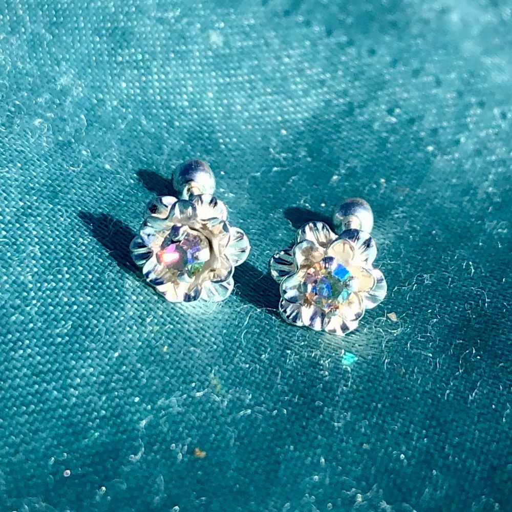 NEW 925 Sterling Silver Iridescent Cubic Zirconia Gem Flower🌺 Earrings